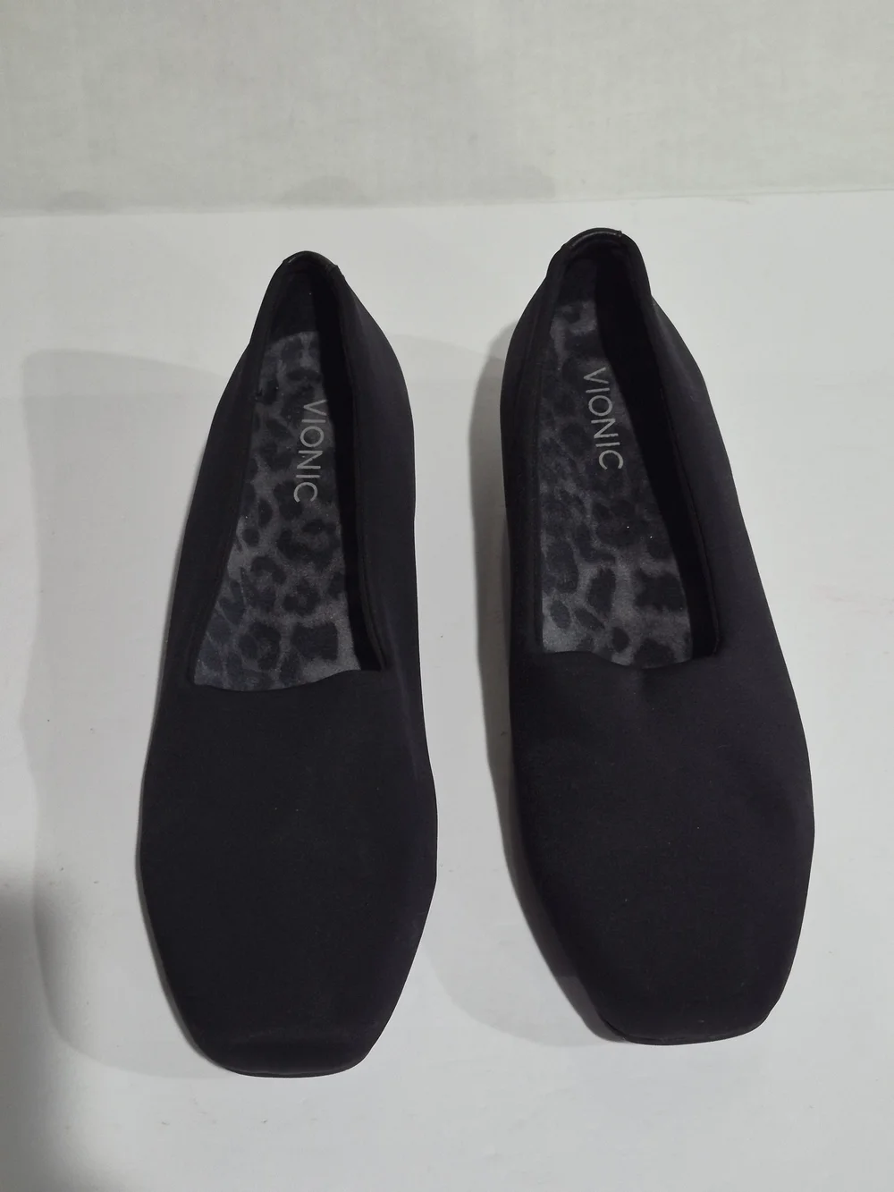 Vionic Women's Black Slip-On Flats Size 11